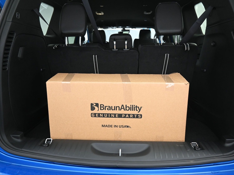 New 2026 Chrysler Pacifica Select Sport - BraunAbility Side Entry Entry Fold Out Automatic Ramp
