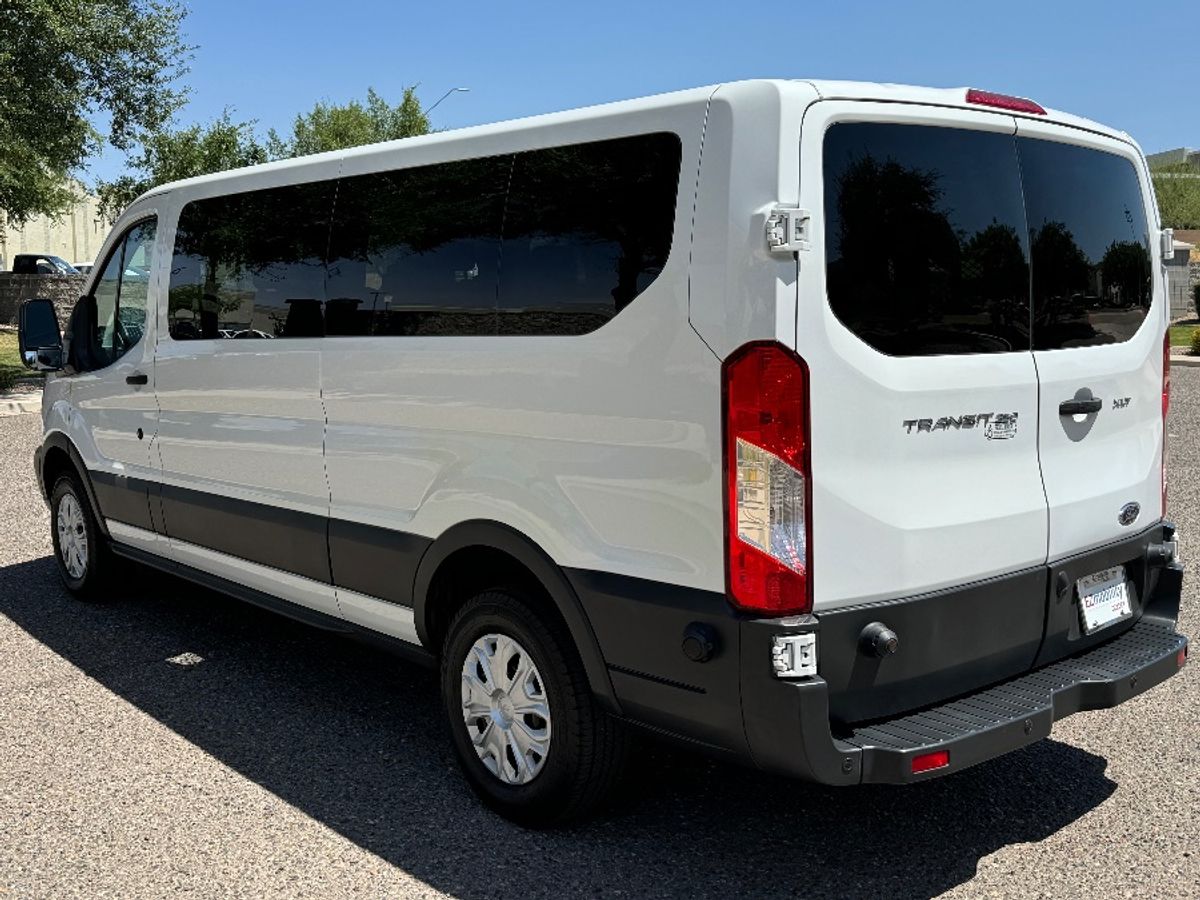 White Ford T350 image number 13