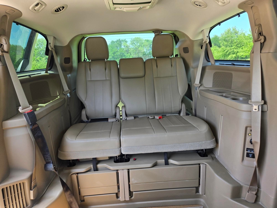Used 2014 Chrysler Town and Country Touring-L - BraunAbility Side Entry Fold Out Automatic Ramp
