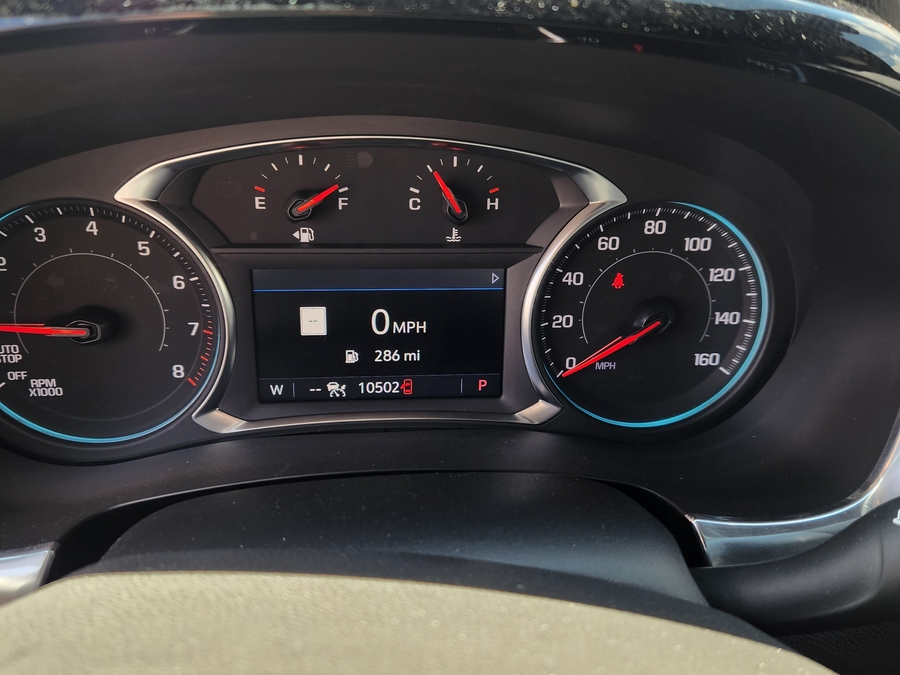 Blue Chevrolet Traverse image number 10