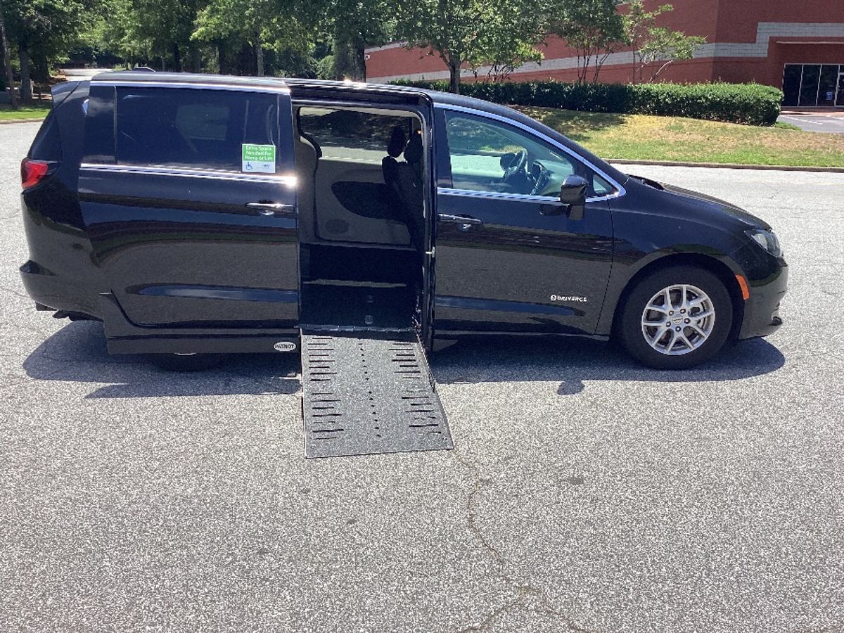 2024 CHRYSLER VOYAGER - Image 9