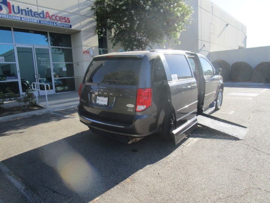 Used 2016 Dodge Grand Caravan SXT - VMI Side Entry Fold Out Automatic Ramp