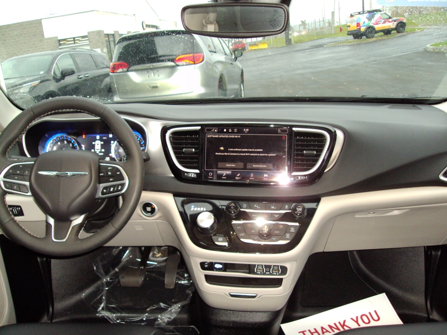 Used 2024 Chrysler Pacifica Touring L - BraunAbility Side Entry Entry Fold Out Automatic Ramp