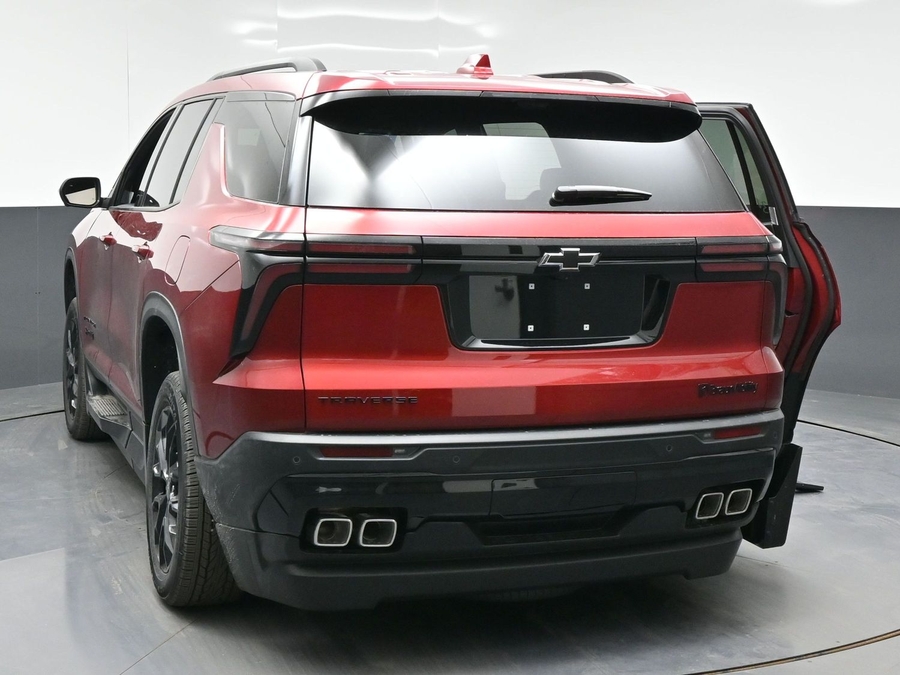 New 2026 Chevrolet Traverse 1LT Midnight - BraunAbility Side Entry In Floor Automatic Ramp