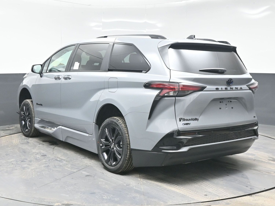 New 2025 Toyota Sienna Hybrid XSE Sport - BraunAbility Side Entry Entry In Floor Automatic Ramp