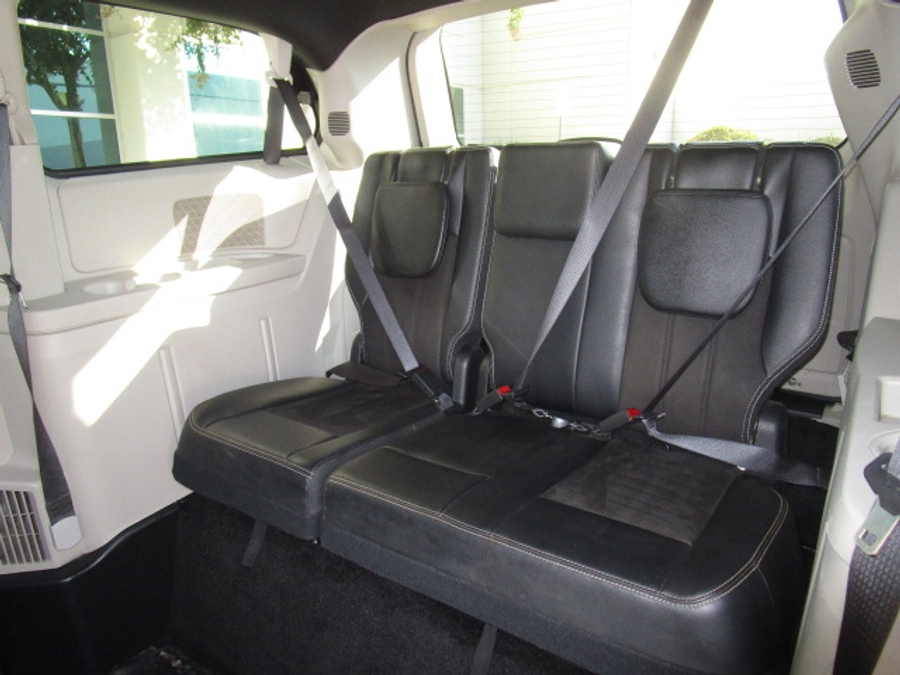 Used 2019 Dodge Grand Caravan SXT - VMI Side Entry Entry Fold Out Automatic Ramp