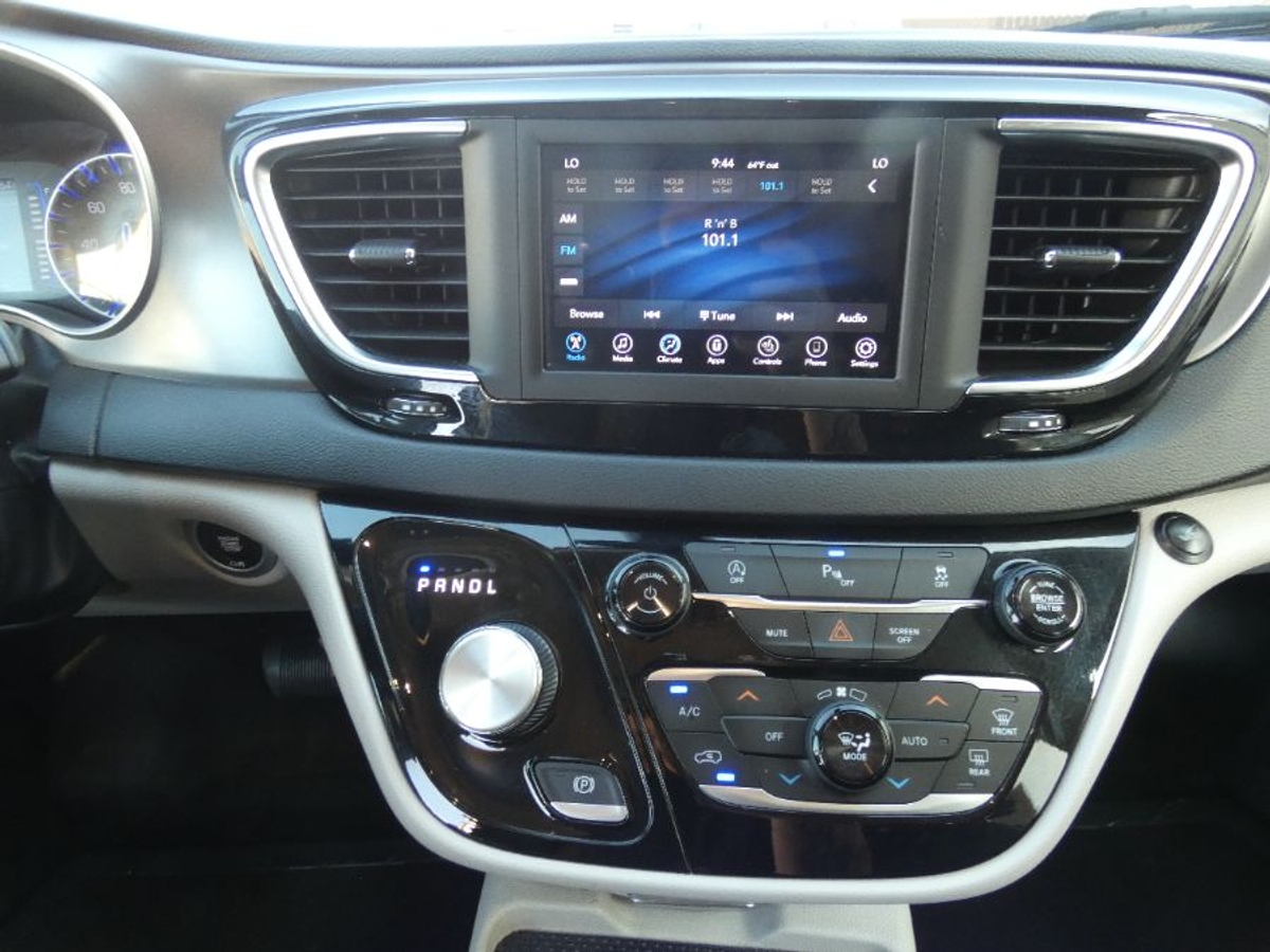 2020 CHRYSLER PACIFICA - Image 18