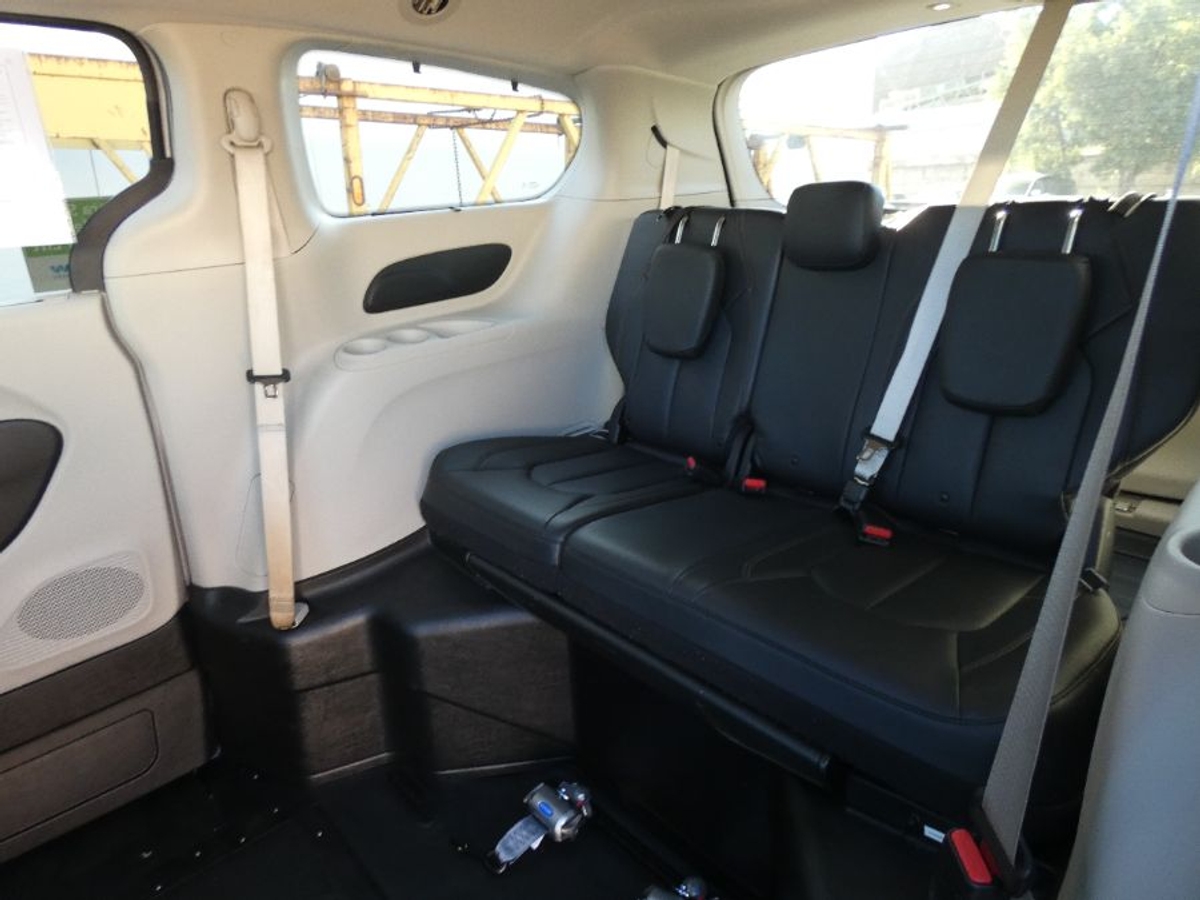 2020 CHRYSLER PACIFICA - Image 13