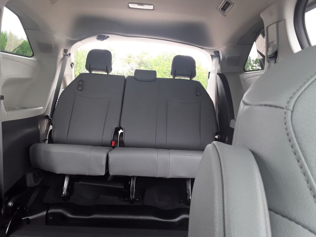 2023 TOYOTA SIENNA - Image 8