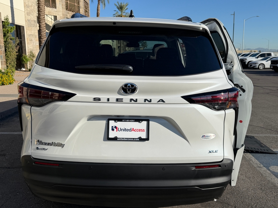 Used 2026 Toyota Sienna Hybrid XLE - BraunAbility Side Entry In Floor Automatic Ramp