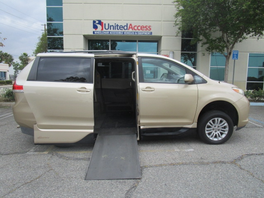 Used 2013 Toyota Sienna XLE Base - VMI Side Entry Entry In Floor Automatic Ramp