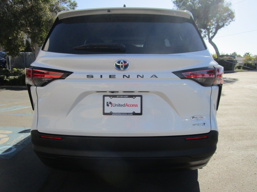 Used 2022 Toyota Sienna Hybrid XLE Base - BraunAbility Side Entry Entry Fold Out Automatic Ramp