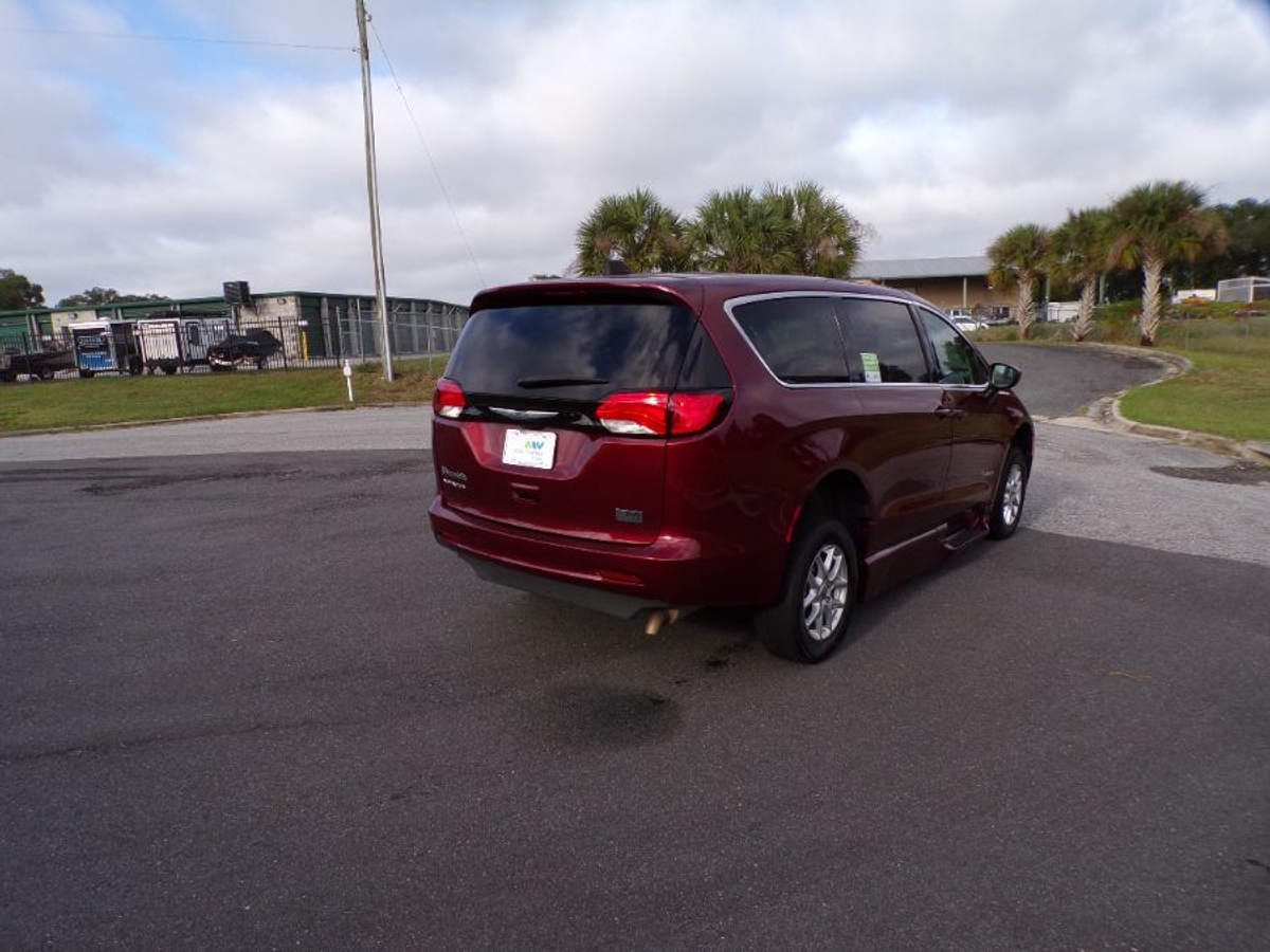 2023 CHRYSLER VOYAGER - Image 9