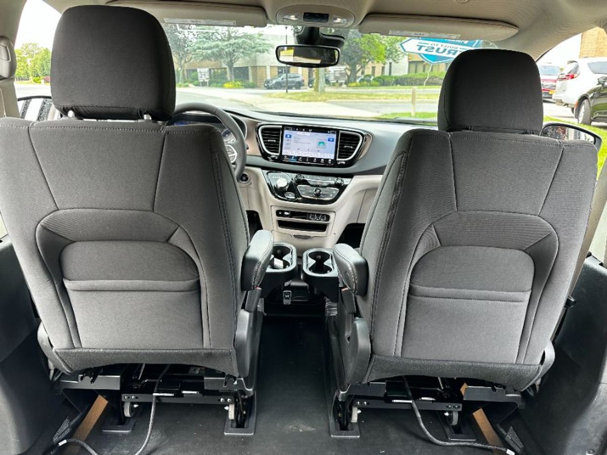 2023 CHRYSLER VOYAGER - Image 18