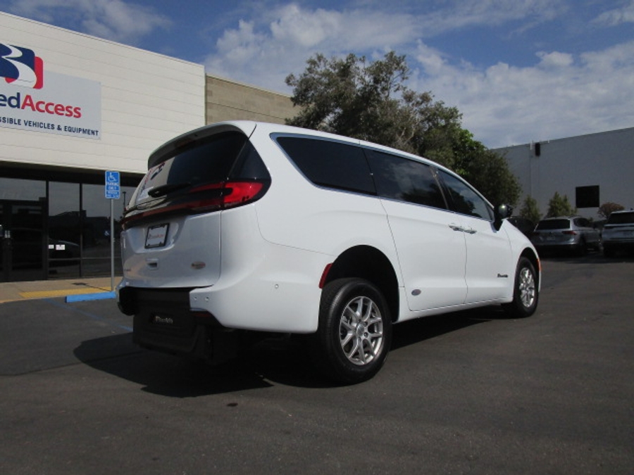 New 2025 Chrysler Pacifica Select Safety - BraunAbility Rear Entry Entry Fold Out Manual Ramp