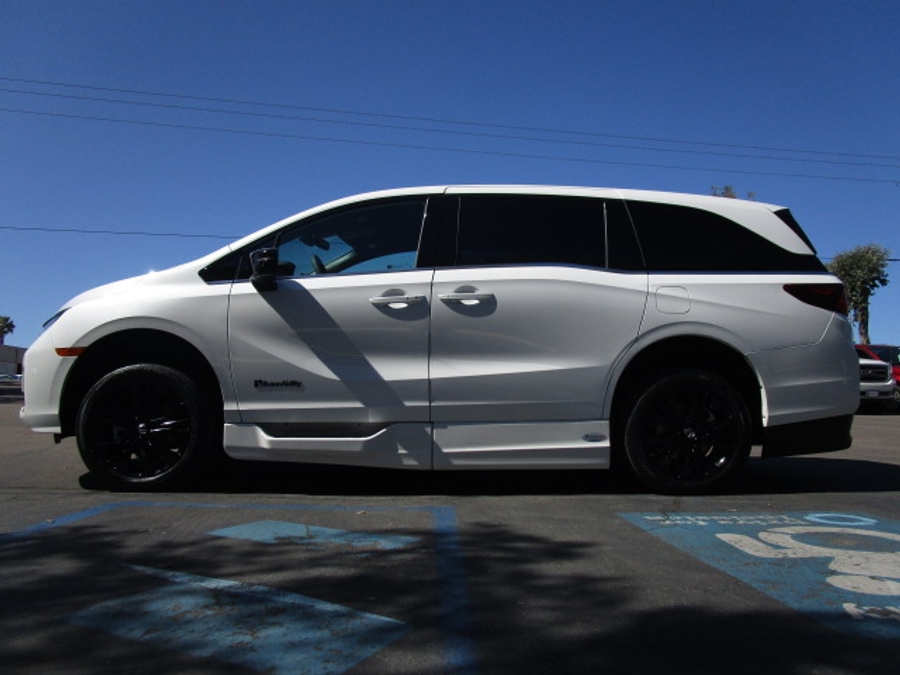New 2026 Honda Odyssey Sport - BraunAbility Side Entry In Floor Automatic Ramp