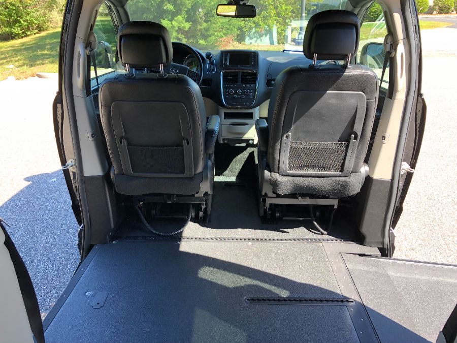 Black Dodge Grand Caravan número de imagen 17