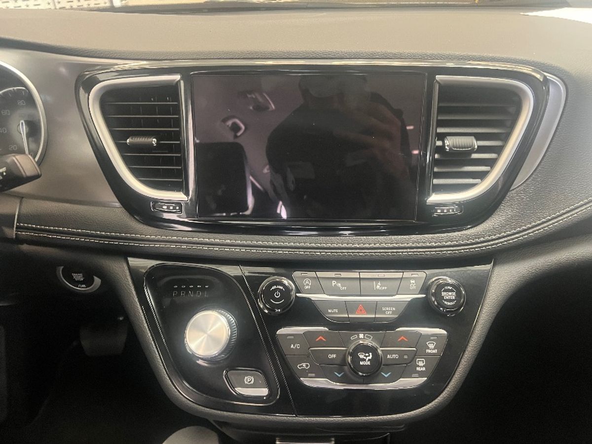 2025 CHRYSLER PACIFICA - Image 12