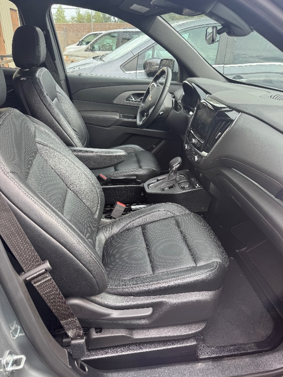 2023 CHEVROLET TRAVERSE - Image 4