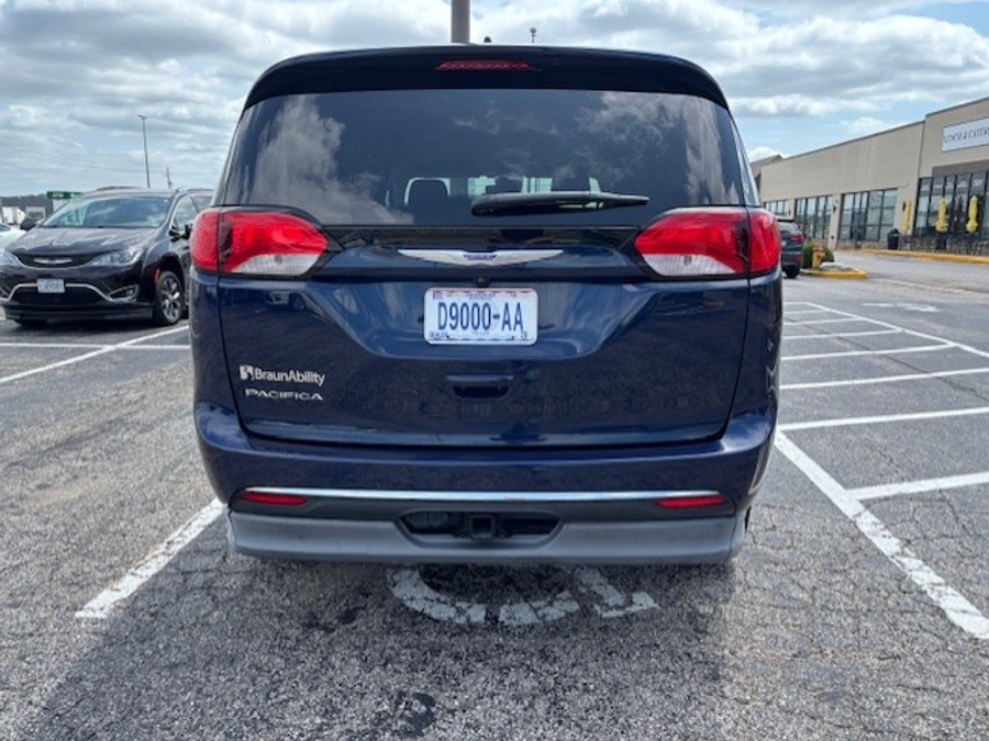 Used 2019 Chrysler Pacifica Touring L Plus - BraunAbility Side Entry Entry Fold Out Automatic Ramp