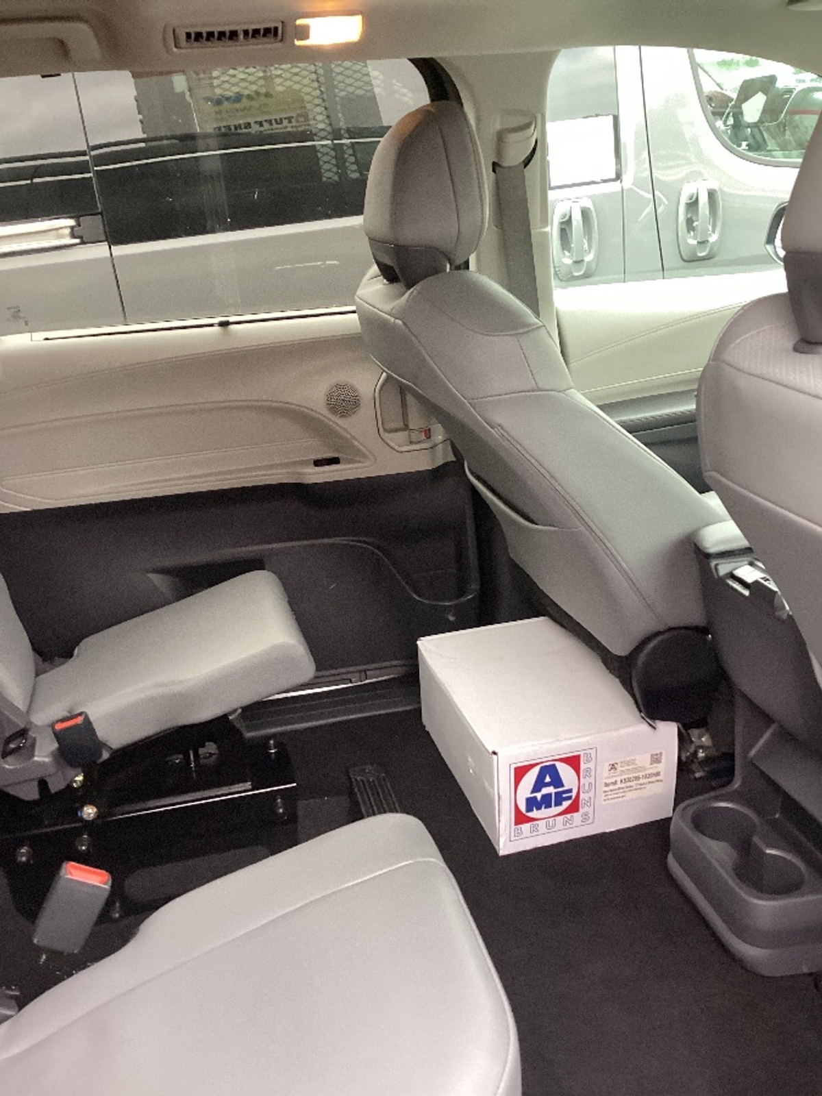 2024 TOYOTA SIENNA - Image 12