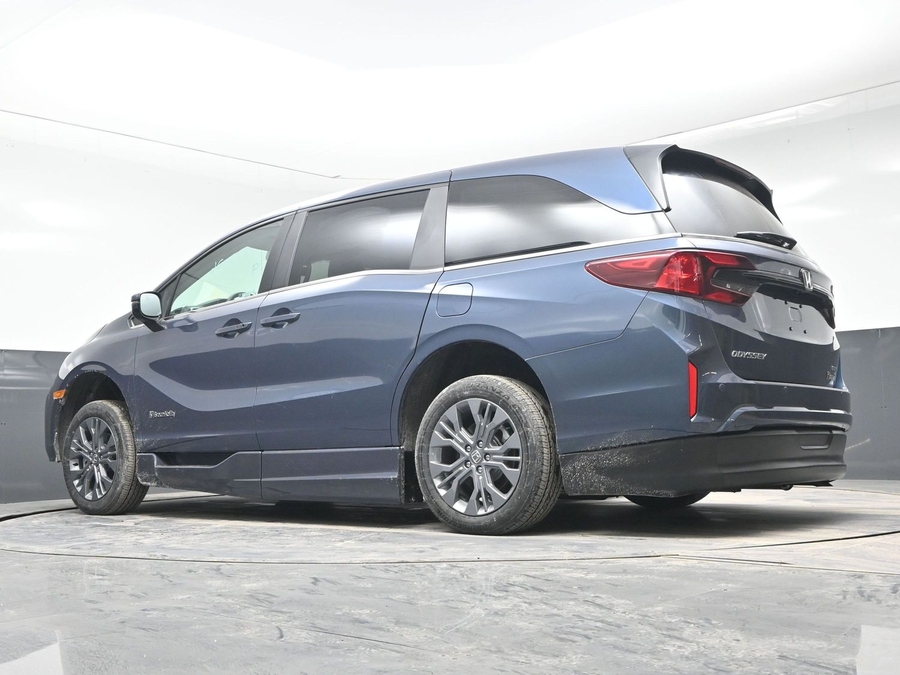 New 2026 Honda Odyssey Touring - BraunAbility Side Entry Entry In Floor Automatic Ramp
