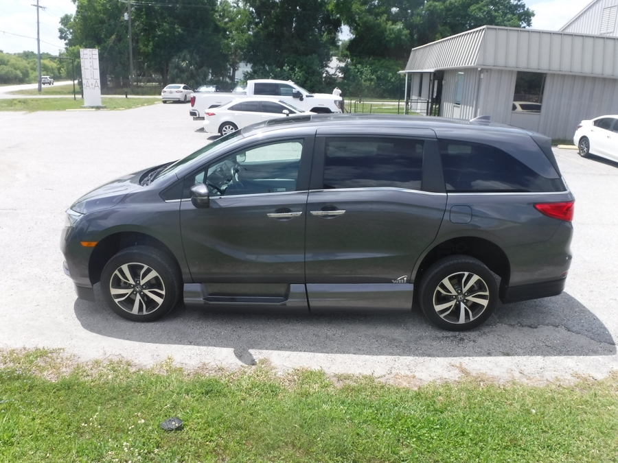 Grey Honda Odyssey image number 4