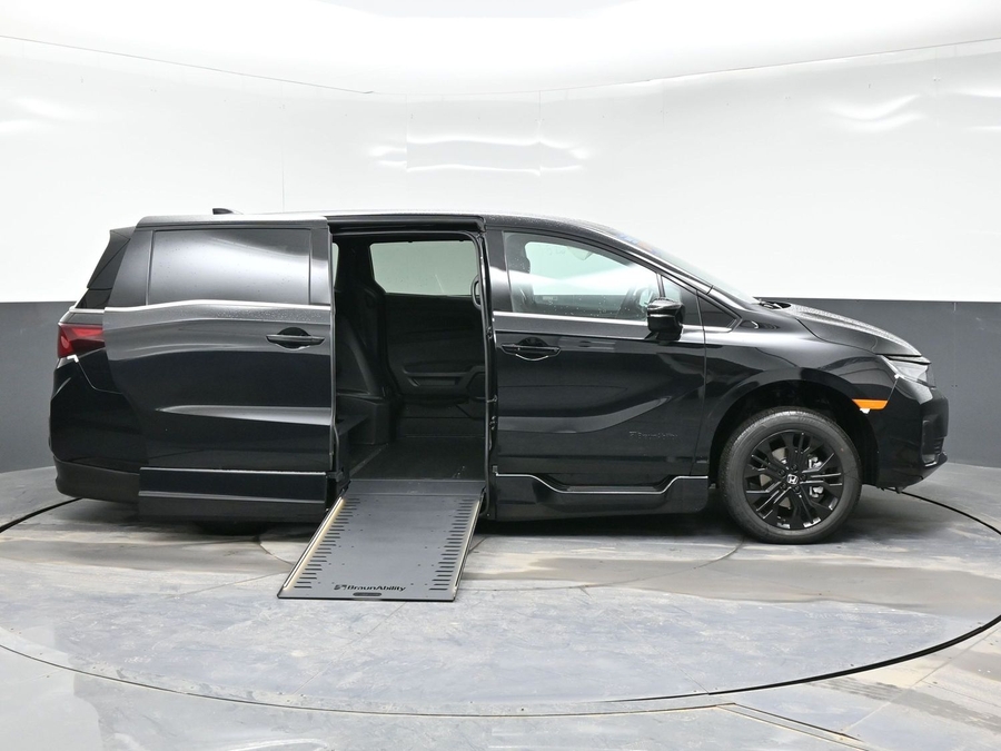 New 2026 Honda Odyssey Sport - BraunAbility Side Entry Entry In Floor Automatic Ramp