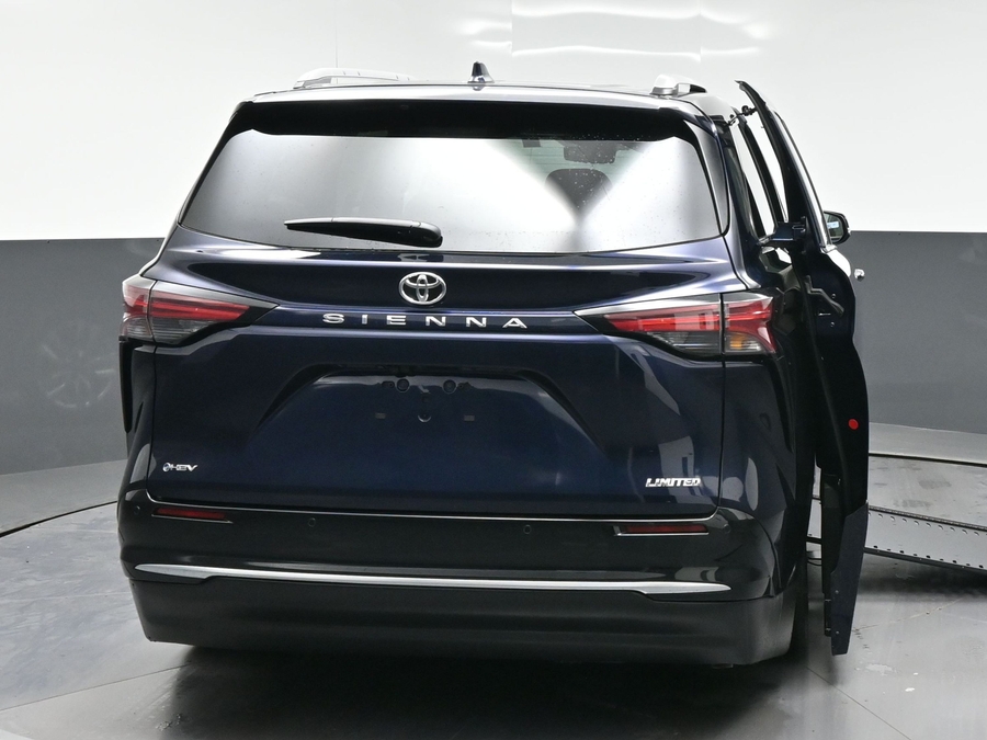 New 2026 Toyota Sienna Hybrid Limited - BraunAbility Side Entry In Floor Automatic Ramp