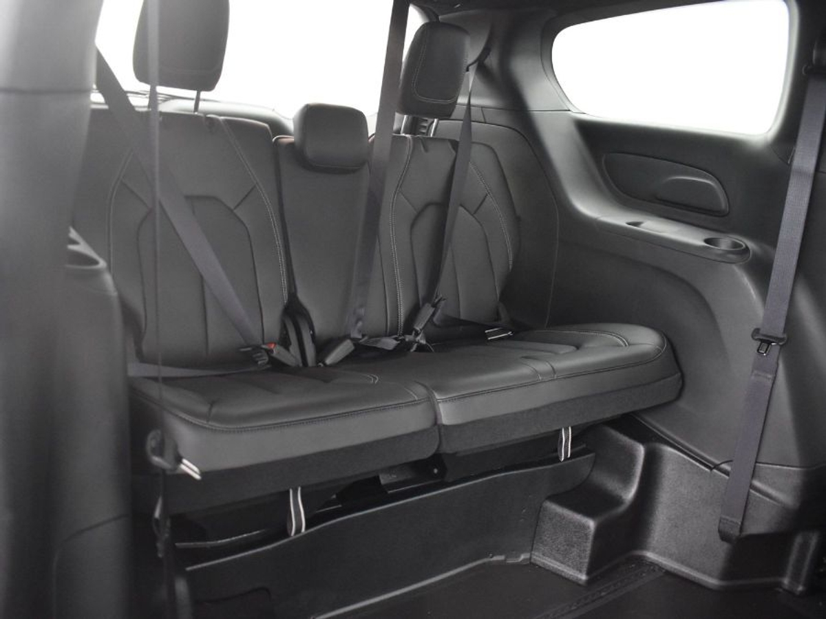 2025 CHRYSLER VOYAGER - Image 7