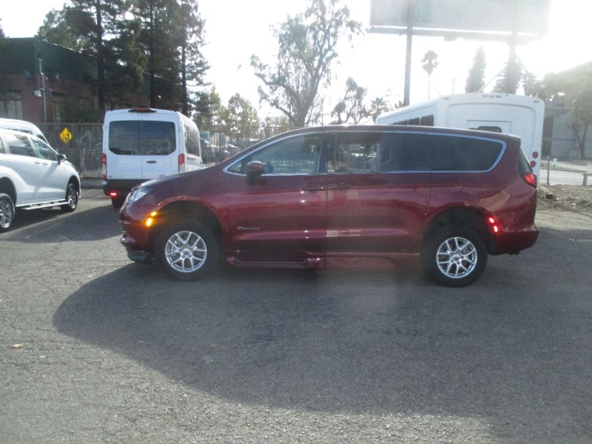 2022 CHRYSLER VOYAGER - Image 4