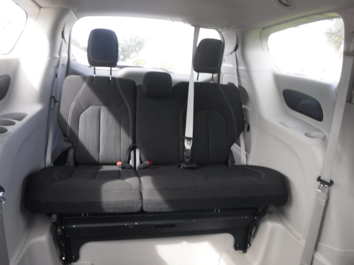 2023 CHRYSLER VOYAGER - Image 16