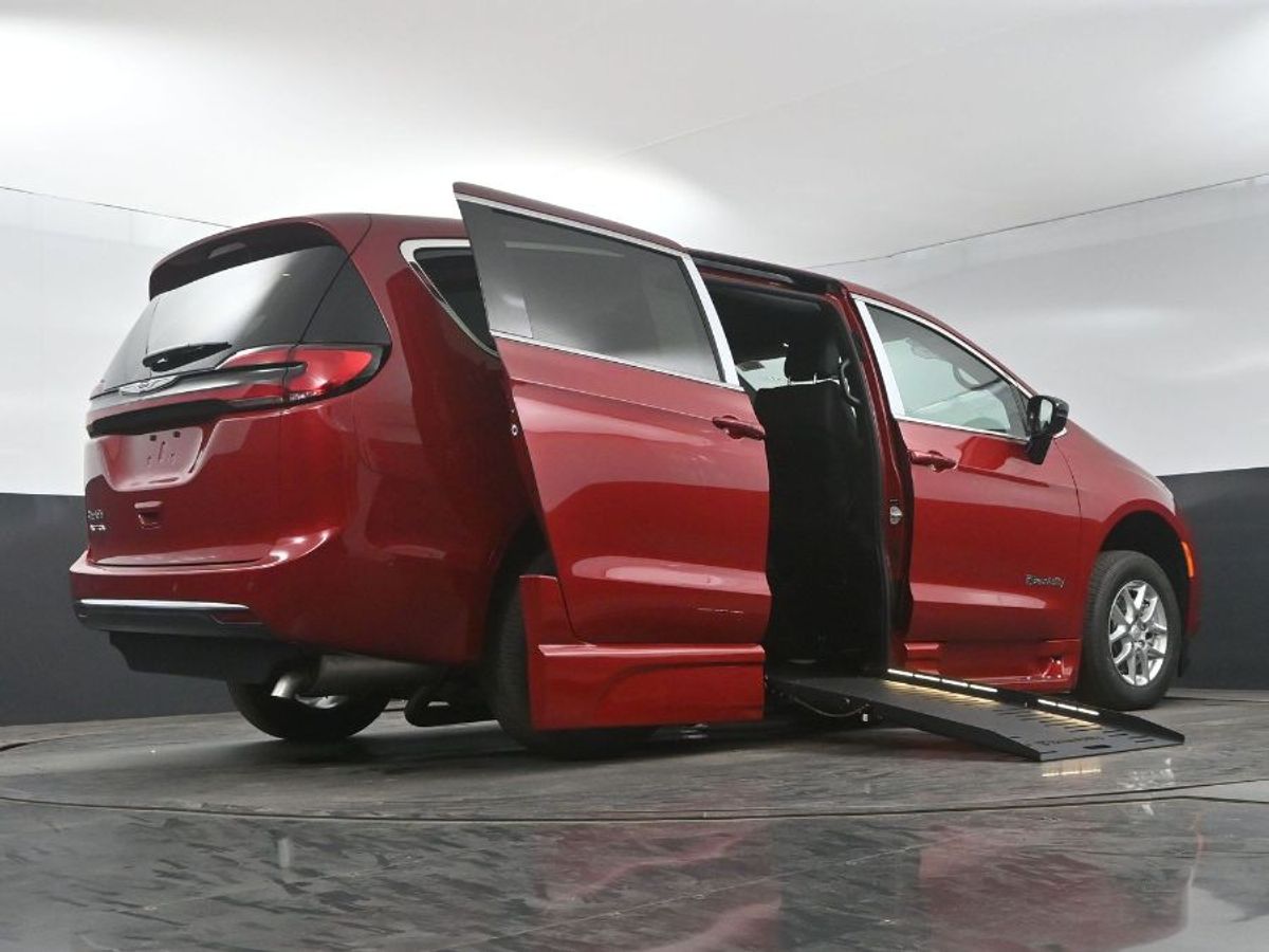2025 CHRYSLER PACIFICA - Image 22