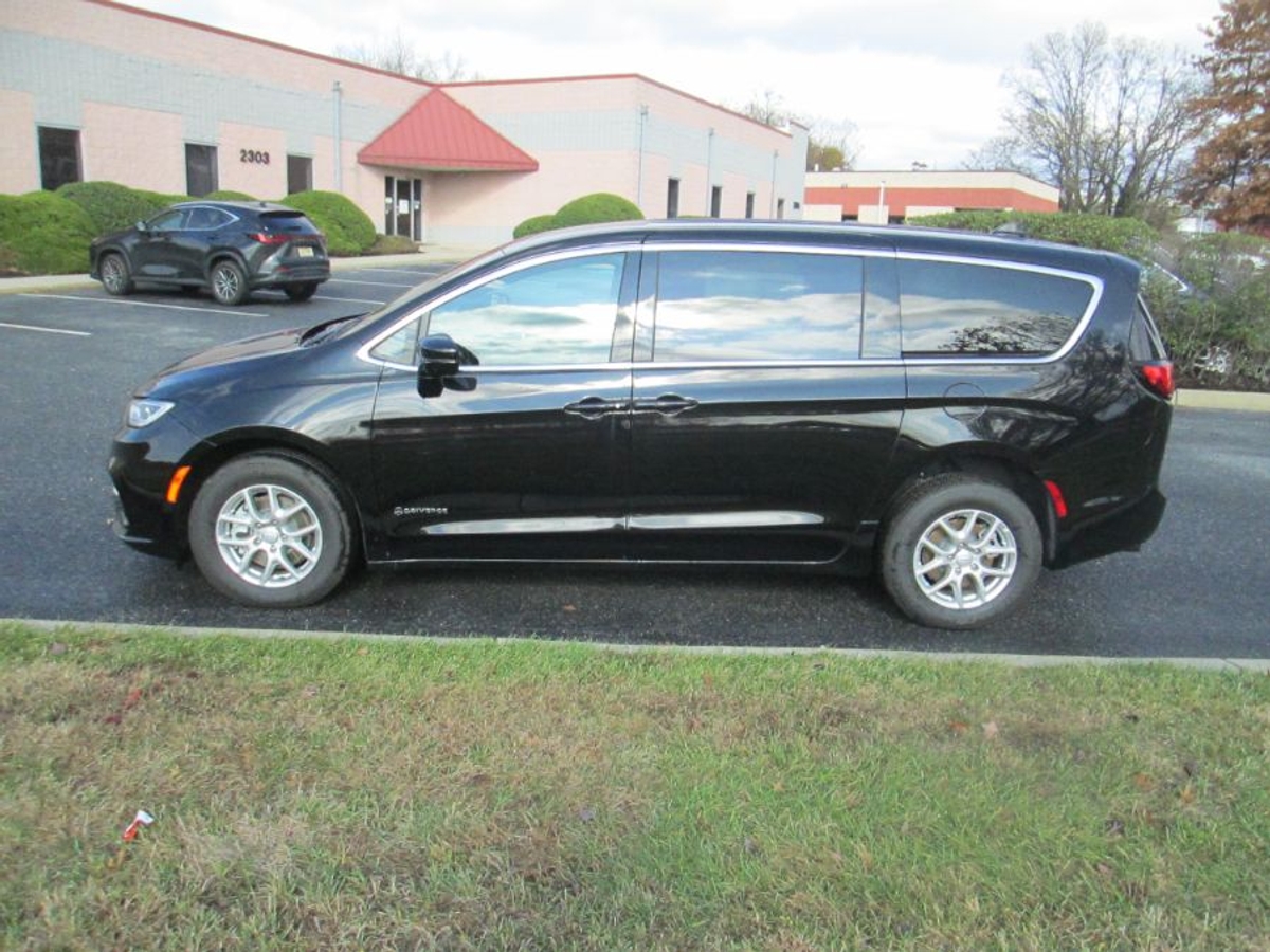 2026 CHRYSLER PACIFICA - Image 4