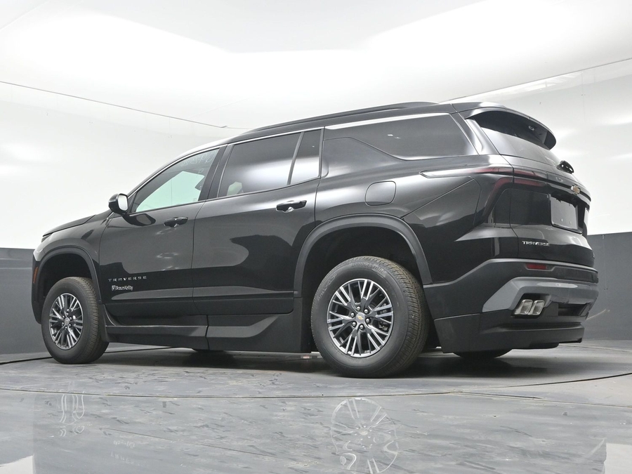 New 2026 Chevrolet Traverse 1LT - BraunAbility Side Entry In Floor Automatic Ramp