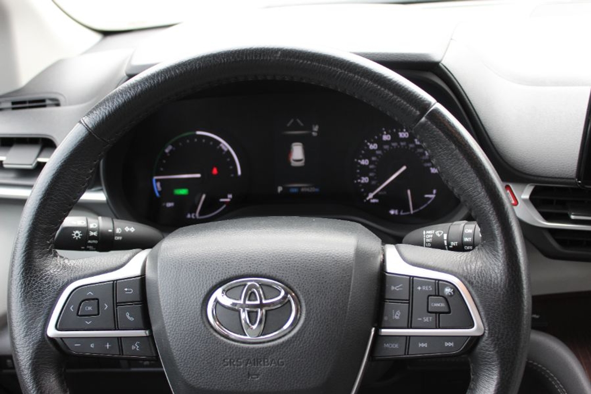 2024 TOYOTA SIENNA - Image 32