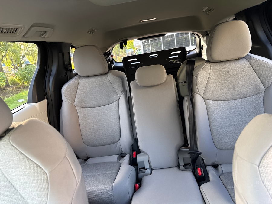 New 2026 Toyota Sienna Hybrid LE - BraunAbility Commercial Rear Entry Fold Out Manual Ramp