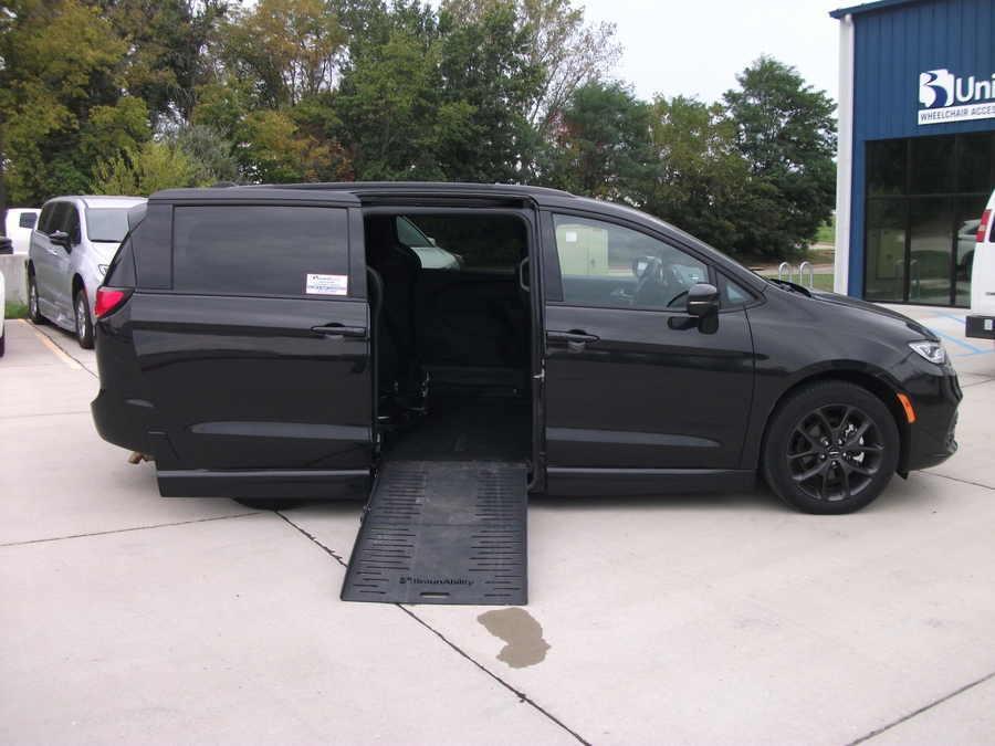 Used 2023 Chrysler Pacifica Touring L - BraunAbility Side Entry Fold Out Automatic Ramp