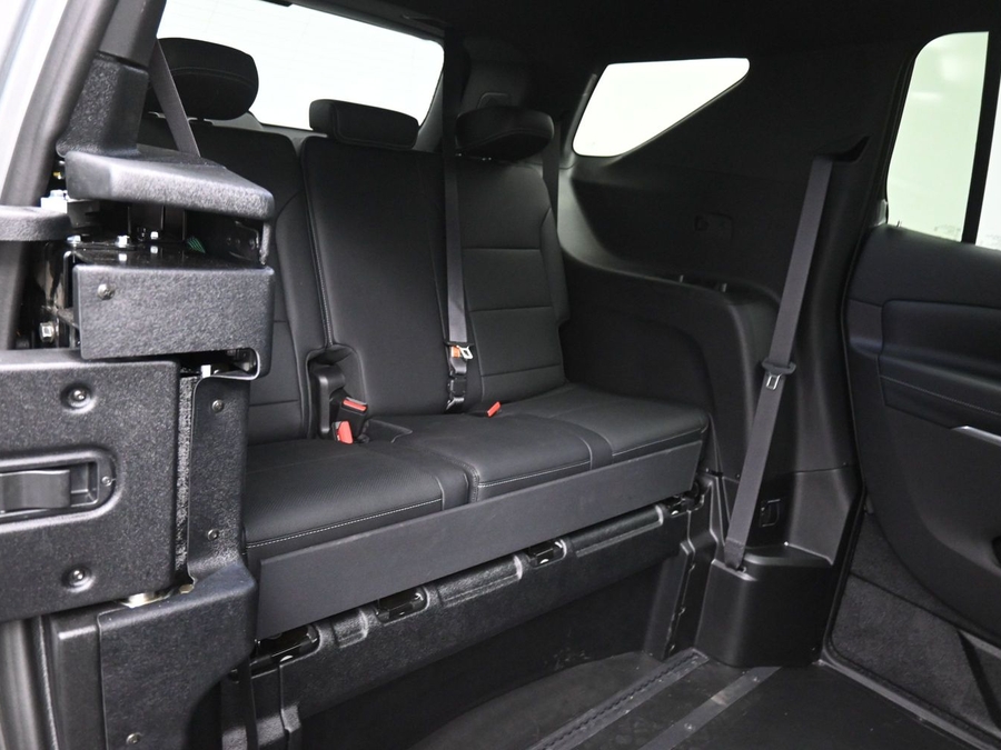 New 2026 Chevrolet Traverse 1LT Midnight - BraunAbility Side Entry Entry In Floor Automatic Ramp