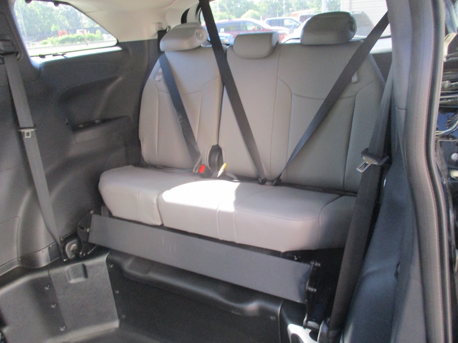 Black Toyota Sienna image number 6