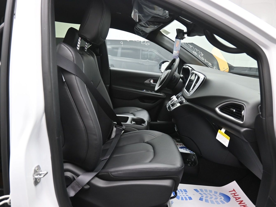 New 2026 Chrysler Voyager LX - BraunAbility Rear Entry Fold Out Manual Ramp