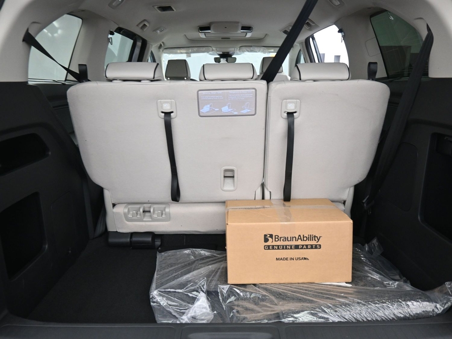 New 2026 Honda Odyssey Touring - BraunAbility Side Entry In Floor Automatic Ramp