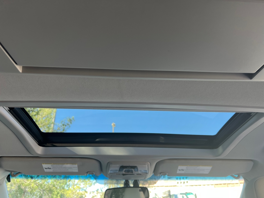 Used 2015 Toyota Sienna Limited - BraunAbility Side Entry Entry In Floor Automatic Ramp