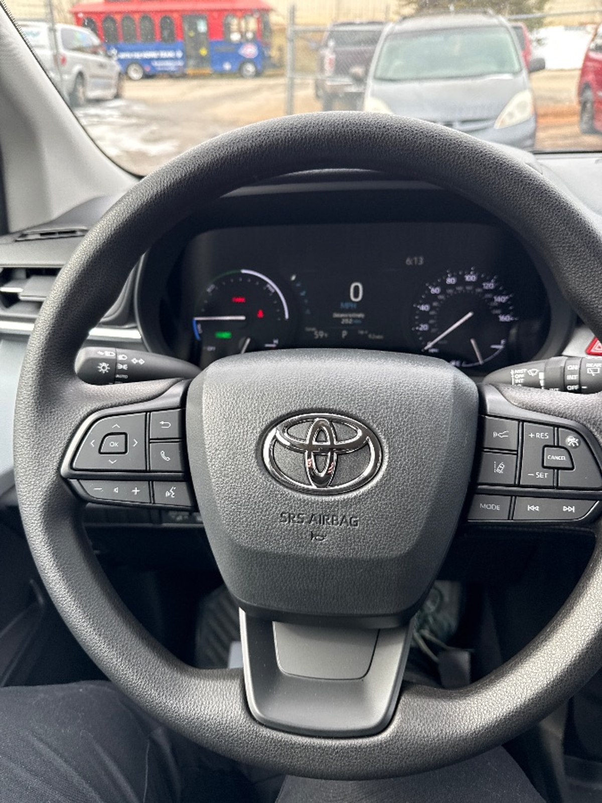 2025 TOYOTA SIENNA - Image 2