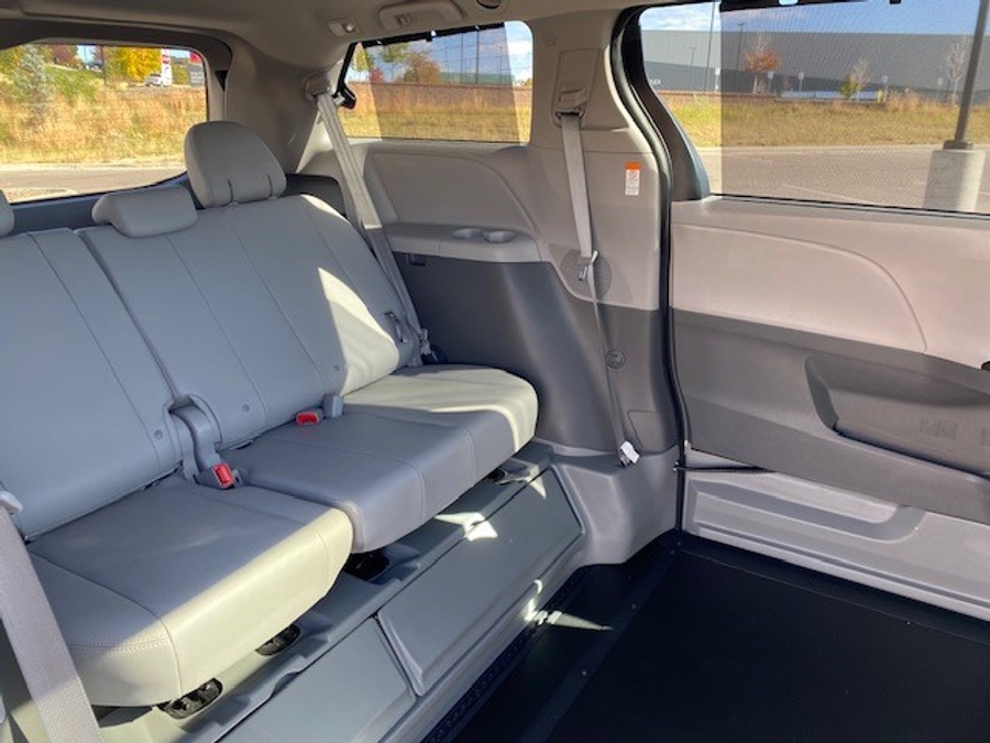 Used 2017 Toyota Sienna XLE Base - BraunAbility Side Entry Entry In Floor Automatic Ramp
