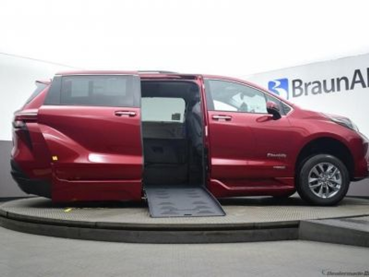 2021 TOYOTA SIENNA - Image 1