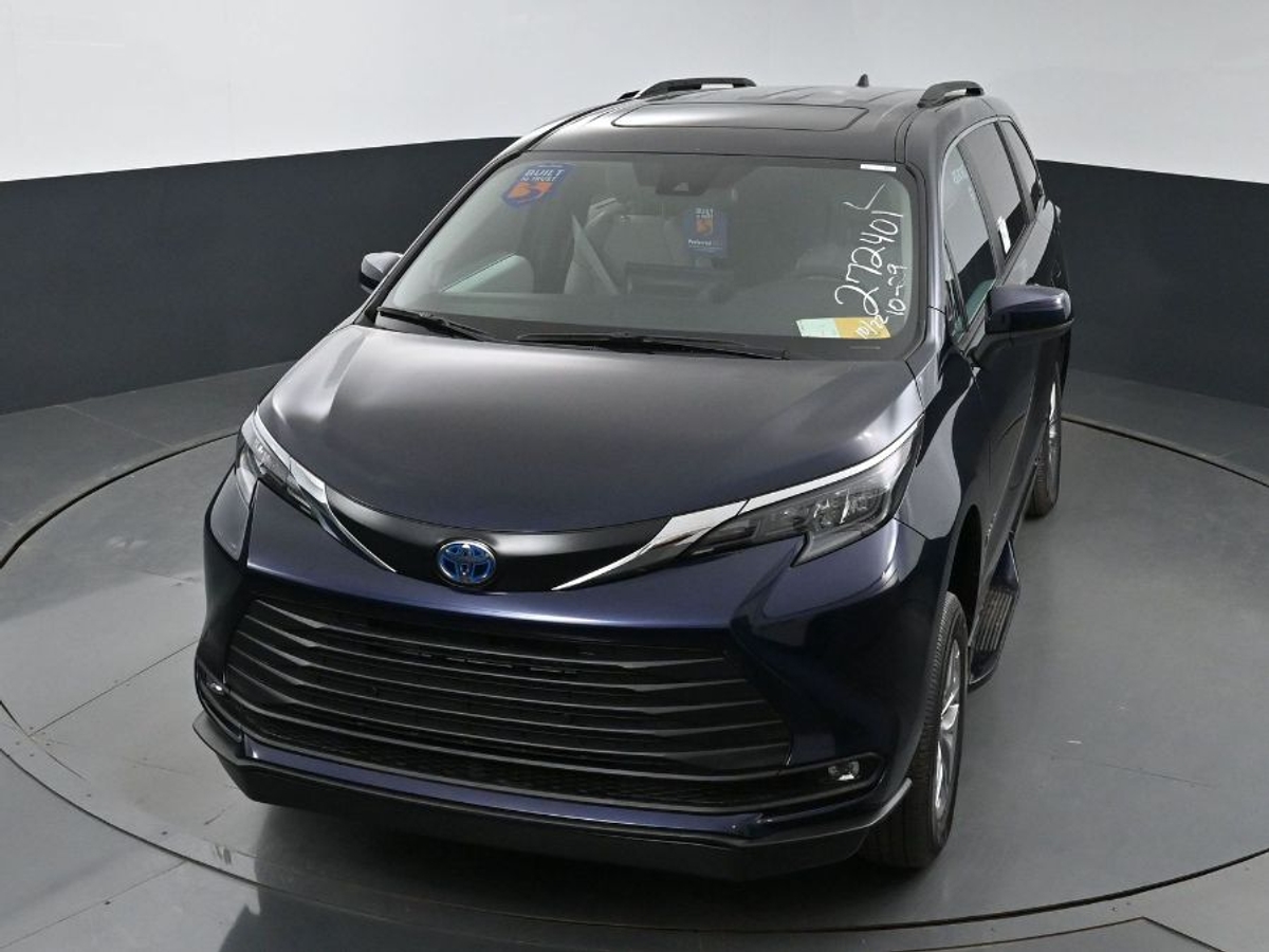 2025 TOYOTA SIENNA - Image 24