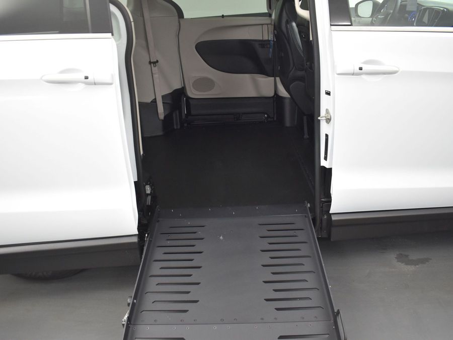 Used 2023 Chrysler Pacifica Touring L - BraunAbility Side Entry Entry Fold Out Manual Ramp