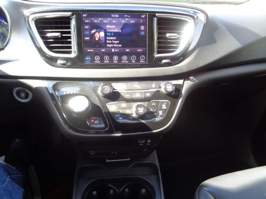 Used 2018 Chrysler Pacifica Touring L Plus - VMI Side Entry Entry In Floor Automatic Ramp