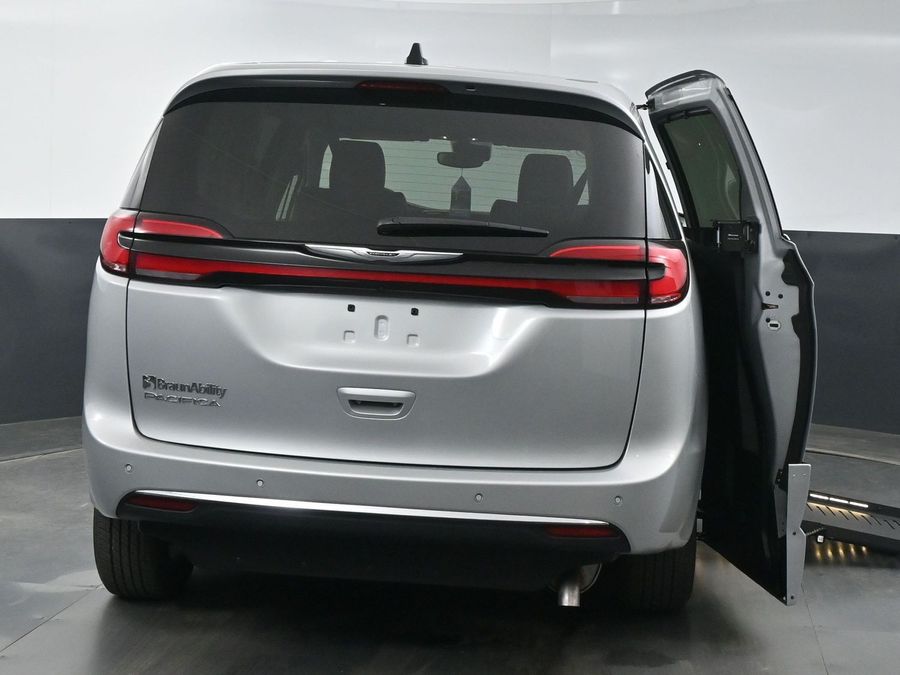 Used 2024 Chrysler Pacifica Touring L - BraunAbility Side Entry Entry Fold Out Automatic Ramp